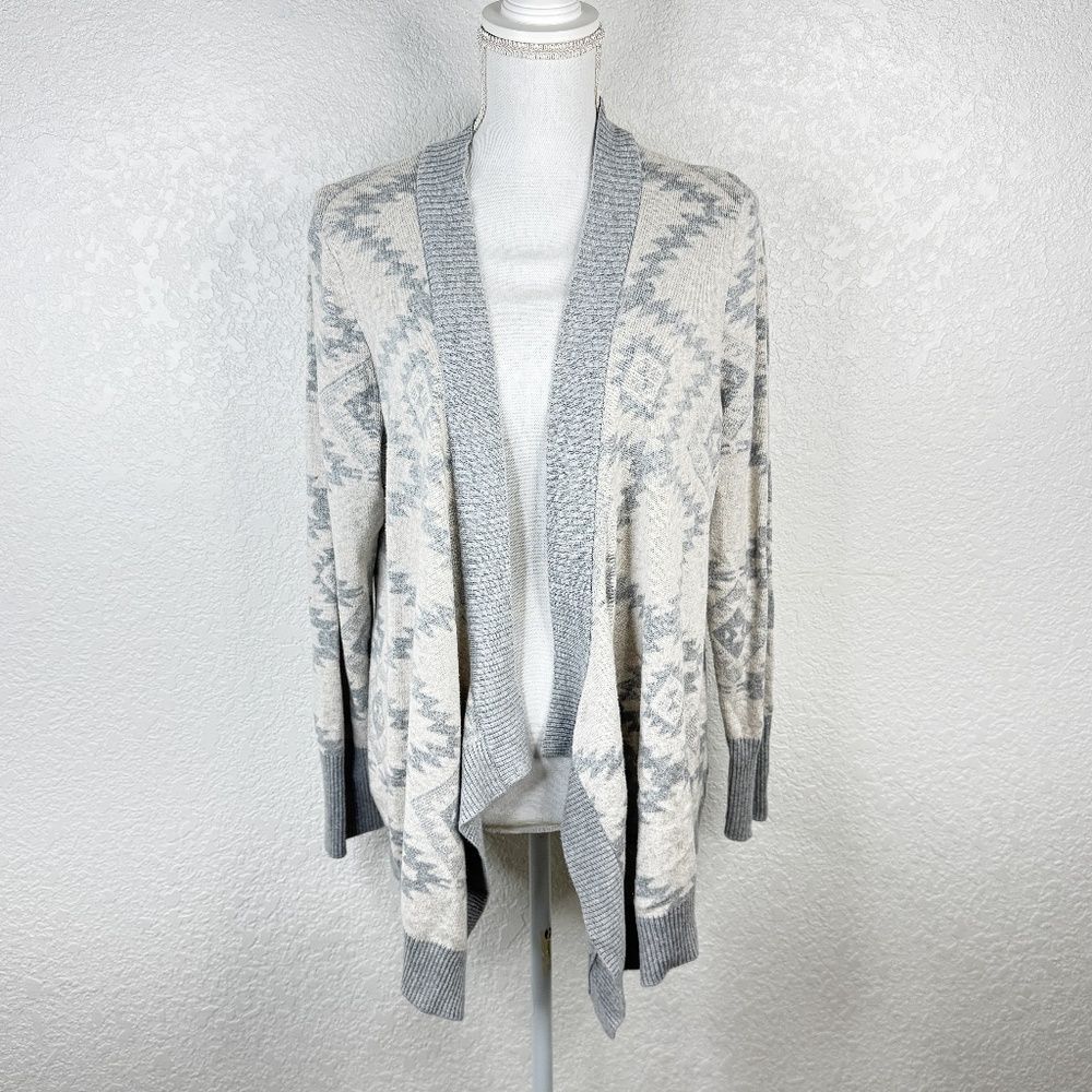 Maurices Gray White Long Sleeve Aztec Print Open Cardigan Plus Size 1X